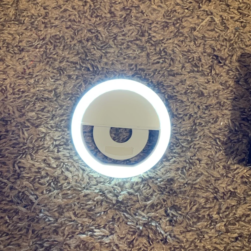 Apple selfie ring